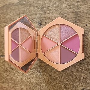EM Cosmetics - Divine Skies Eyeshadow Palette